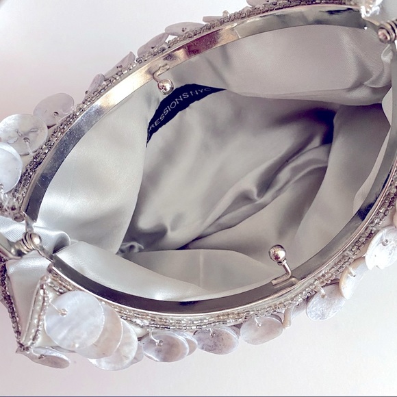 CAPIZ SHELL SEQUINED BEADED TOP HANDLE CLUTCH BAG - Picture 4 of 6